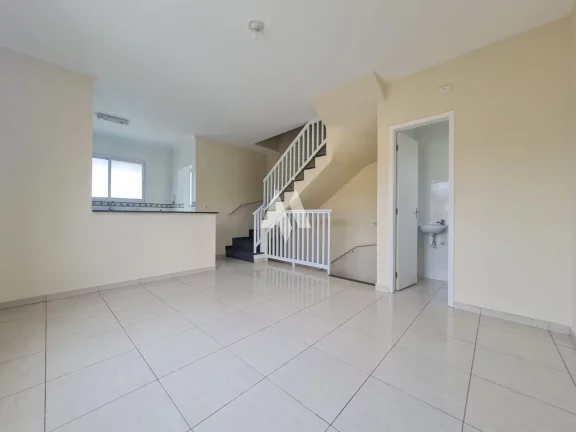 Imagem Sobrado Triplex , Recém Construído, 2 suítes , 2 vagas de garagem , Quintal e no Valor justo!