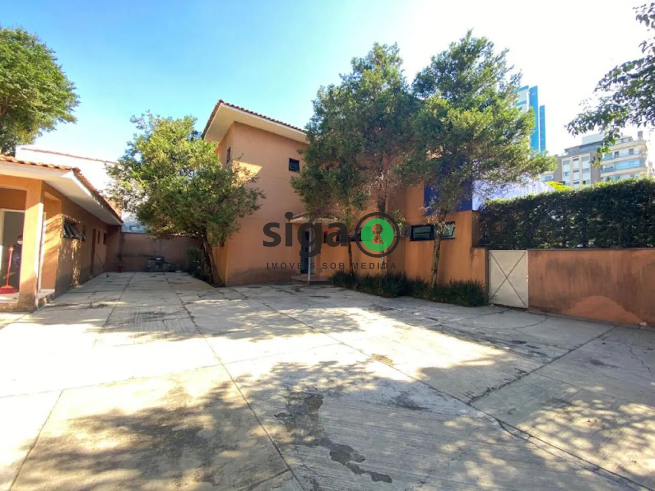 Foto do imóvel Oportunidade Única nos Jardins - Sobrado Comercial