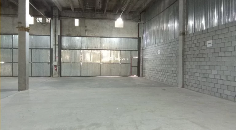 Imagem Galpão com 3300m2 na Rod. Anhanguera / SP.
