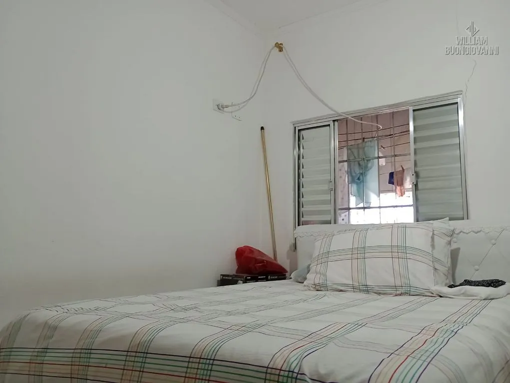 Imagem Casa geminada de esquina - excelente localização!