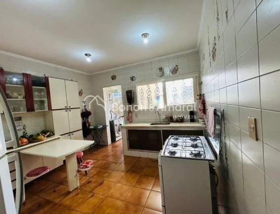 Imagem Casa à venda no bairro Taquaral, em Campinas/SP, localizada a apenas duas quadras da Lagoa do Taqua...