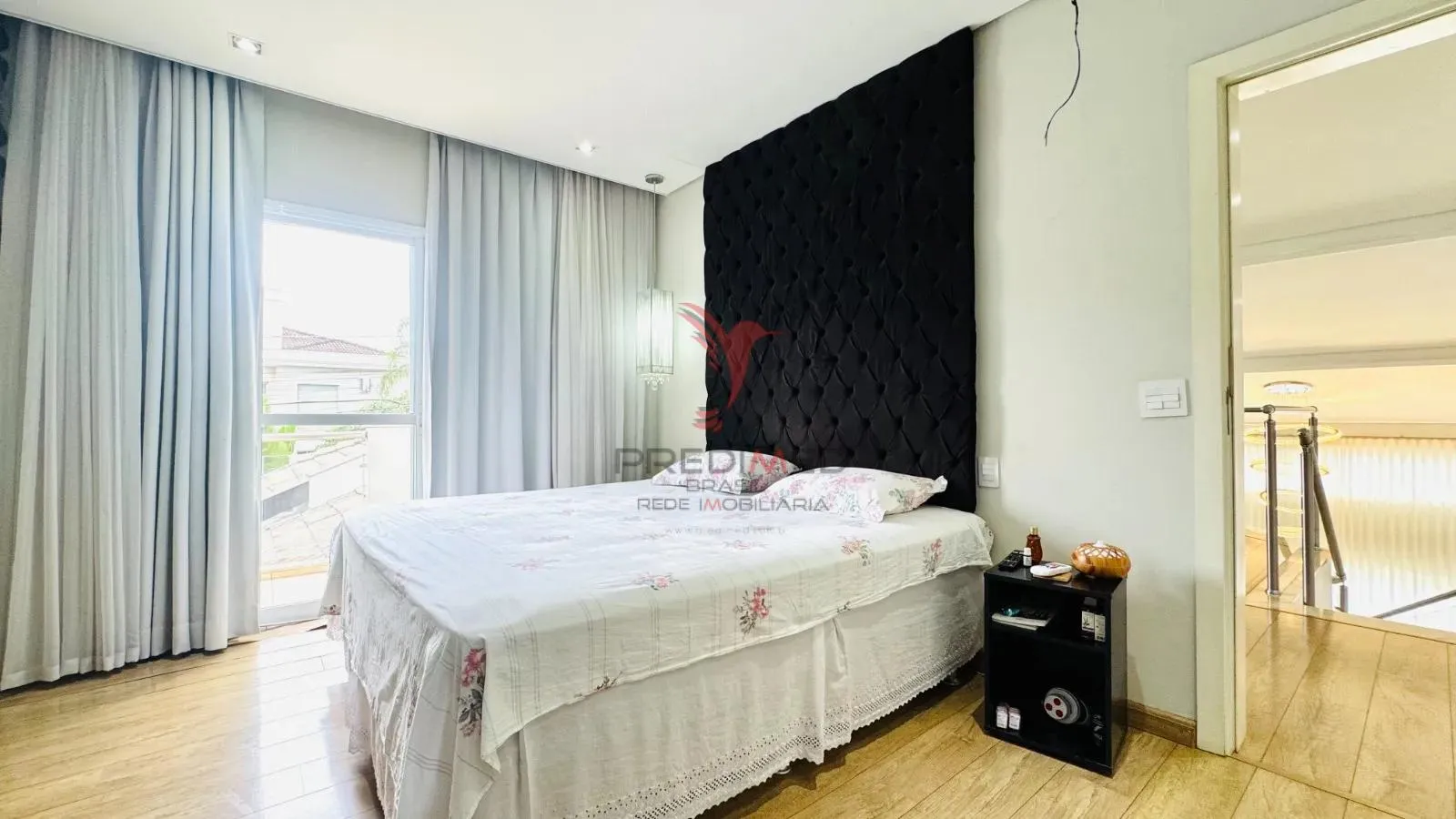 Imagem CASA COM 4 SUITES e 3 Vagas de Garagem,A VENDA em Pompéia , Piracicaba EM CONDOMÍNIO