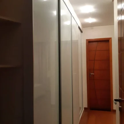 Imagem Sobrado Grande 222 m² no centro 3 Dormitorios sendo 3 suítes e 4 Vagas