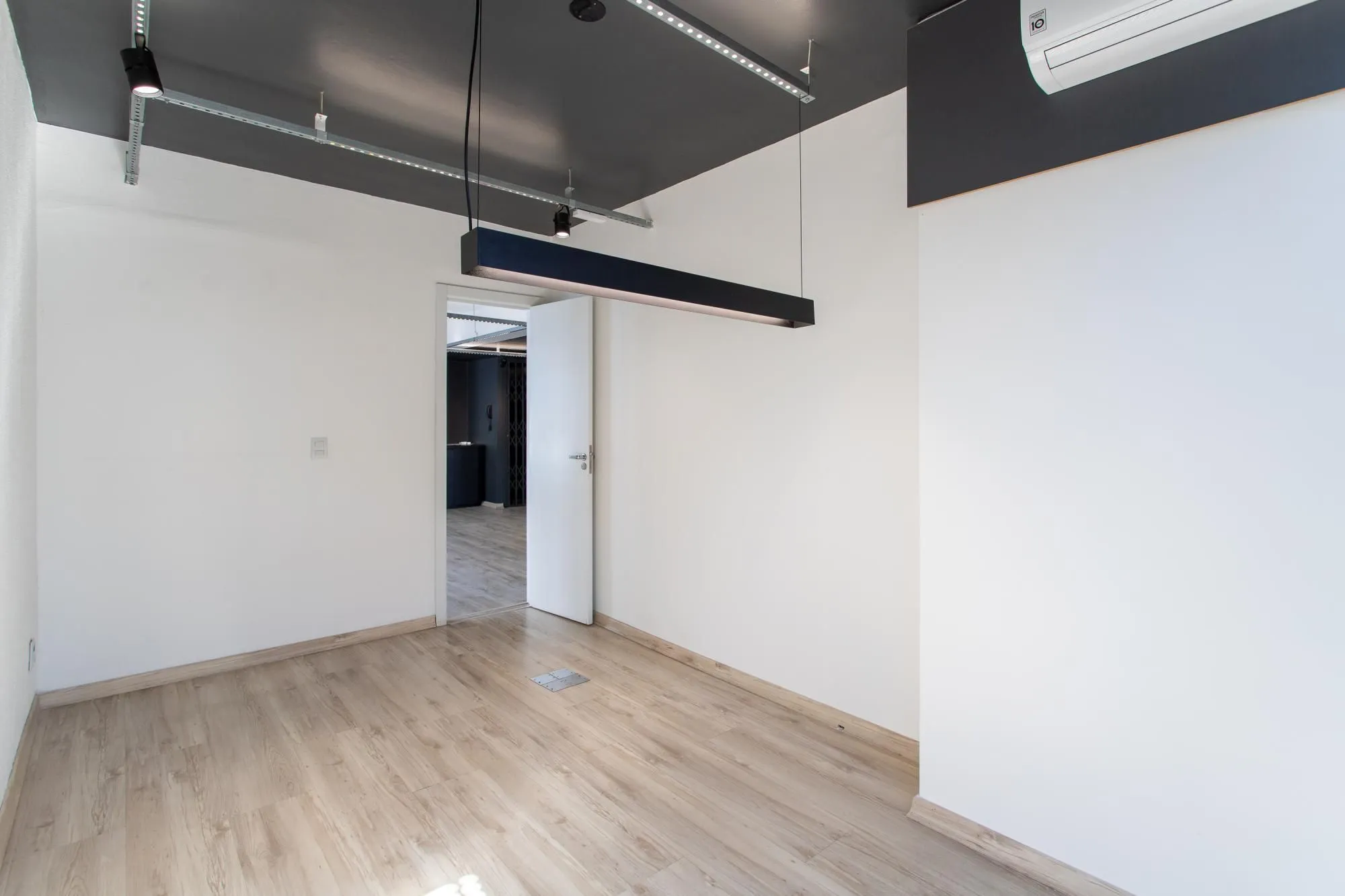 Imagem Andar inteiro com 214 m²