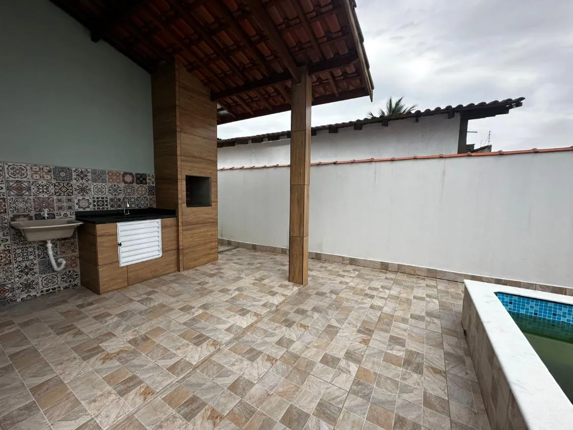Imagem CASA NOVA COM PISCINA LADO PRAIA NO TUPY