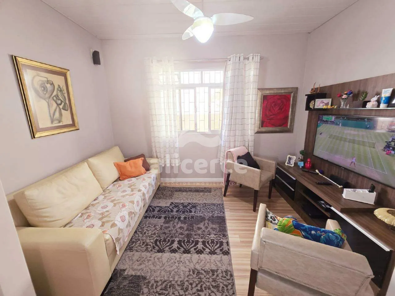 Imagem Se você busca espaço, conforto e ótima localização, essa casa é perfeita para você!