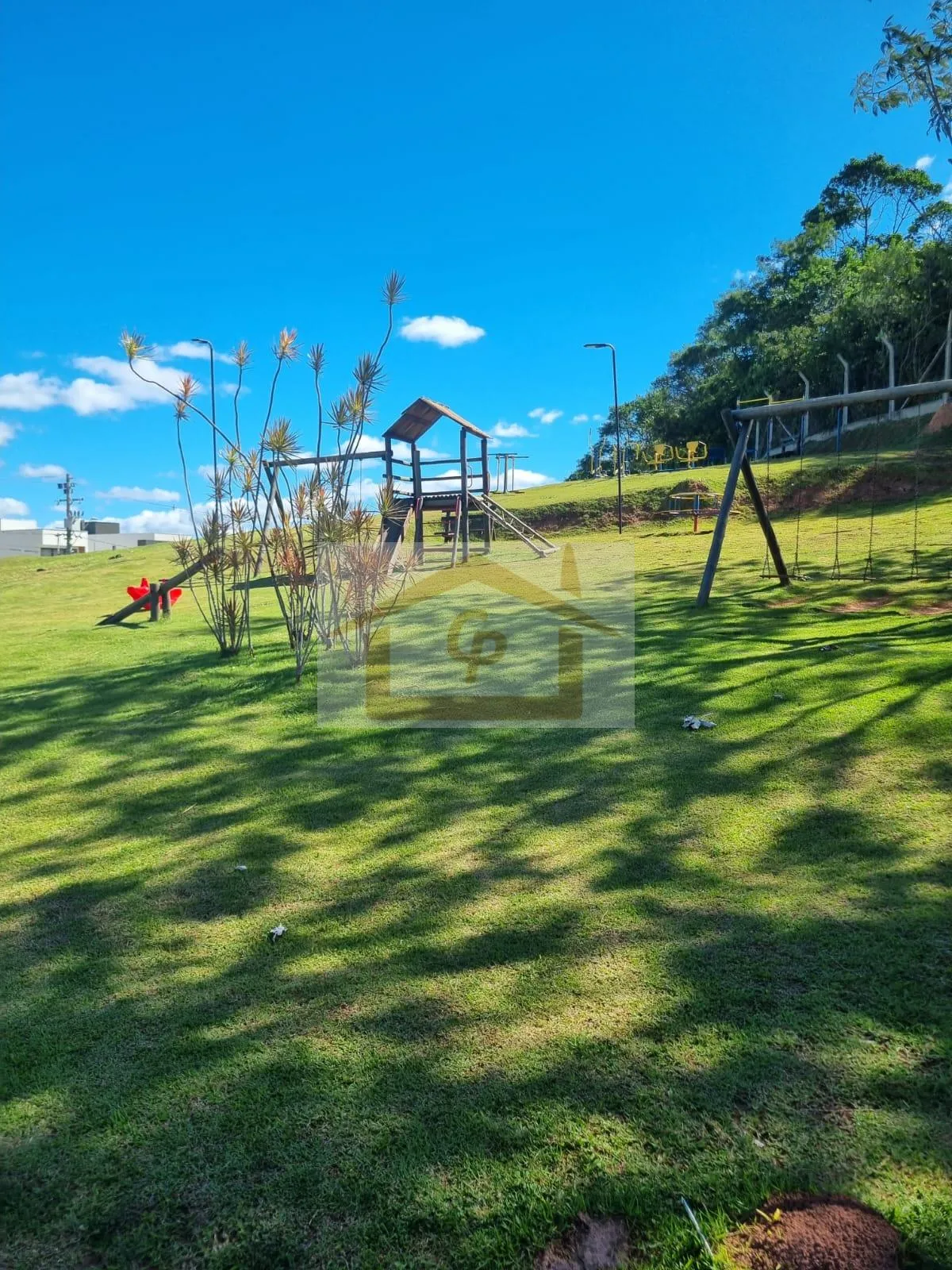 Imagem Vida Tranquila, Praticidade! Terreno com 202 metros!