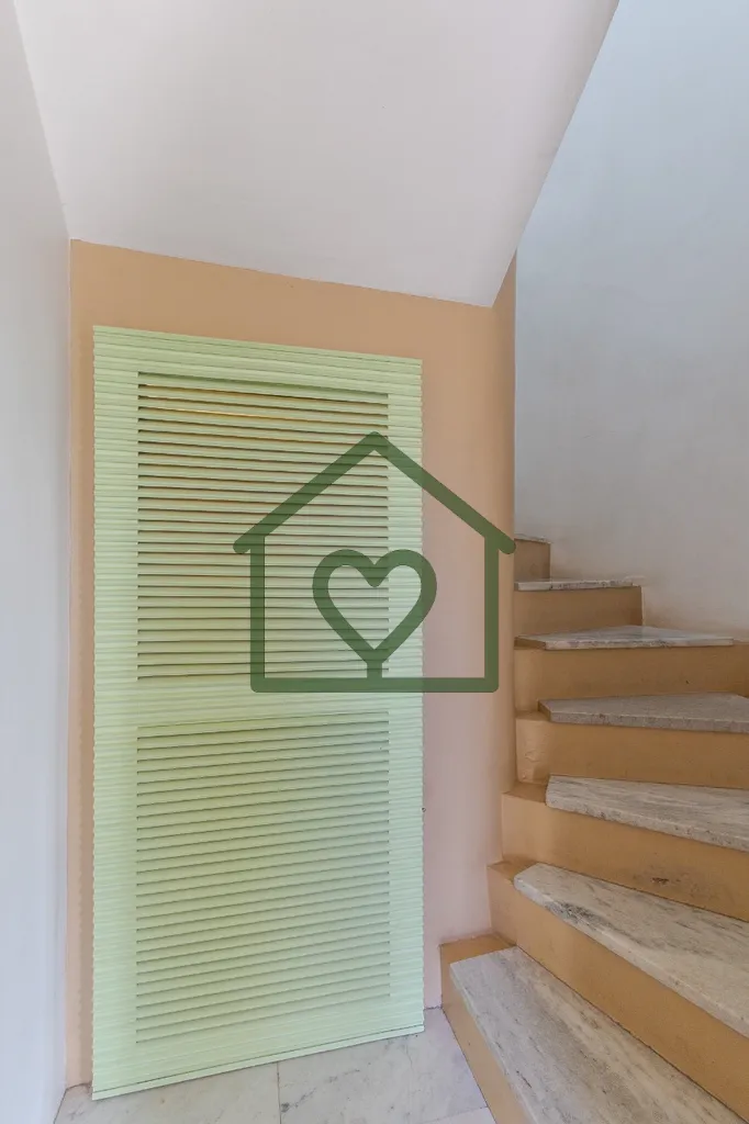 Imagem Casa em condomínio fechado com infraestrutura completa de lazer e segurança no bairro Santa Tereza...