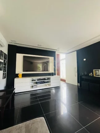 Imagem Casa Alto Padrão à Venda em Alphaville Salvador I | 600m² Privativos | 4 Suítes | Energia Solar | Espaço Gourmet