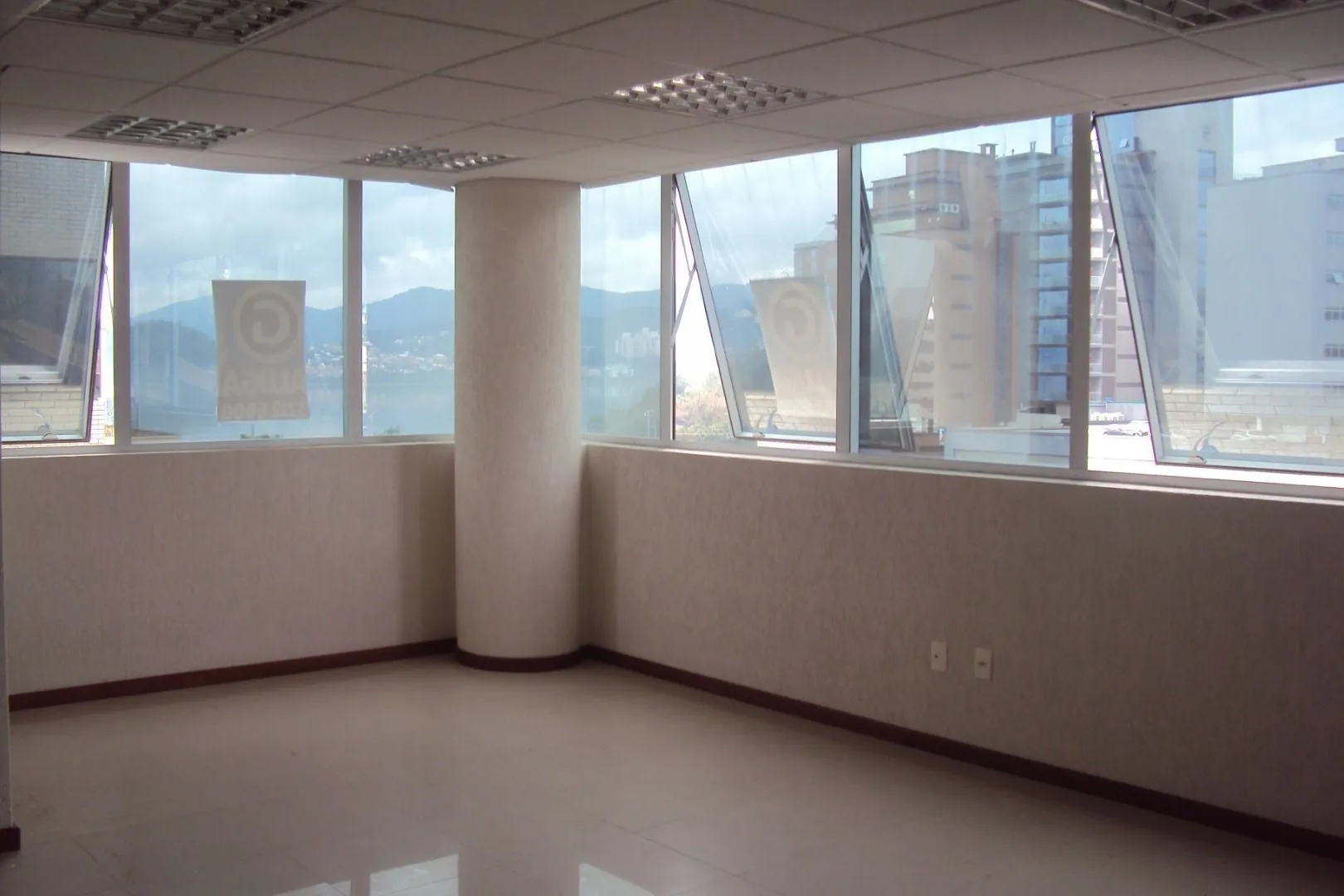 Imagem Sala à venda com , 38m² em Agronômica Florianópolis