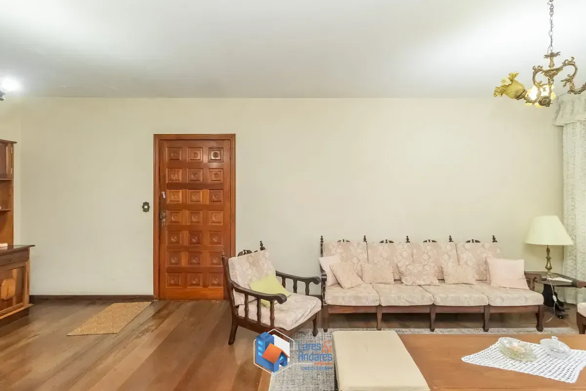 Imagem Sobrado para venda em Horto Florestal com 3 quartos, sendo 1 suíte, 316m²
