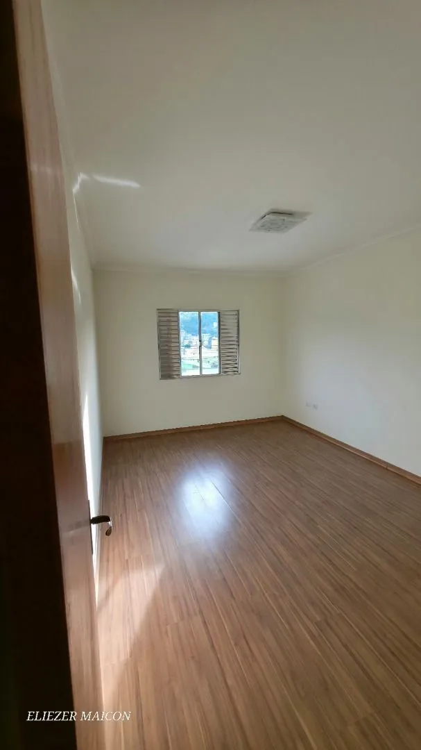 Imagem Casa a venda com 3 quartos na rua fosco pardini em Poços de Caldas - MG
