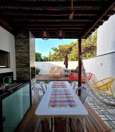 Imagem Casa em Condomínio de Alto Padrão com 4 Quartos e 2 Suítes em Catu de Abrantes, Camaçari-BA - 150m² - Imperdível!
