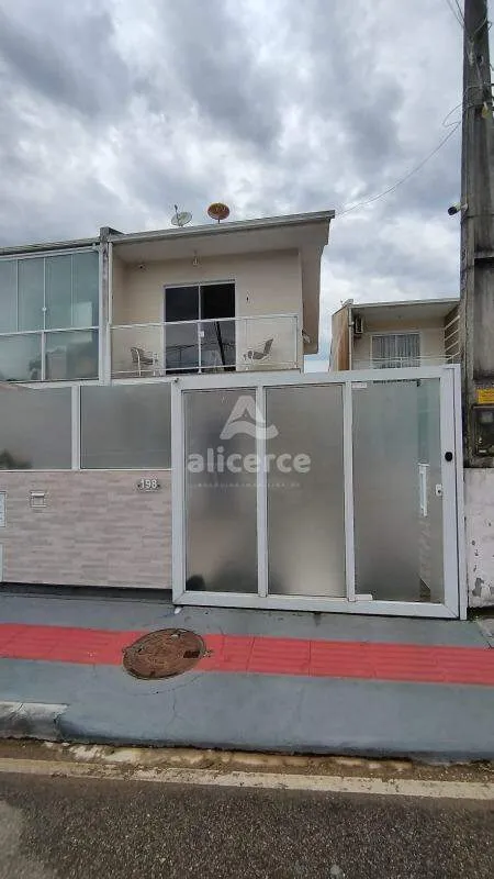 Imagem Sobrado à venda com 2 quartos , 70m² em Potecas São José