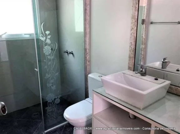 Imagem Linda casa contemporânea, com estilo europeu, envidraçada e bem iluminada. Construída para morar....