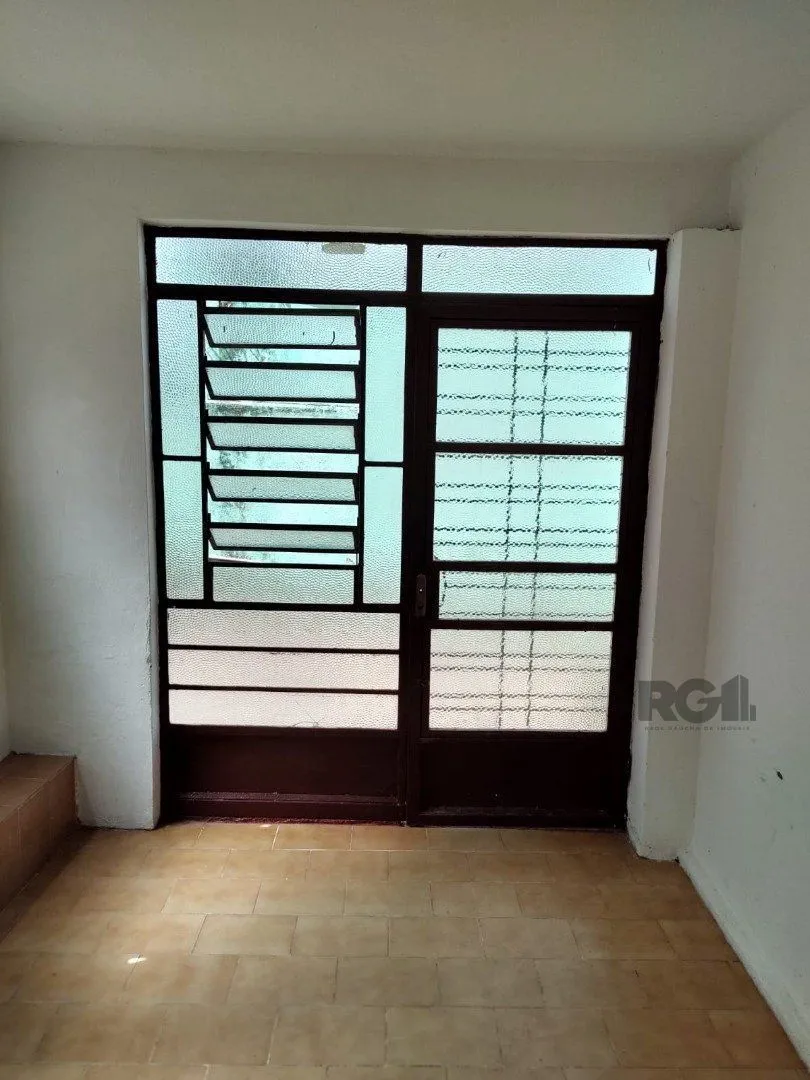 Imagem Casa para Venda - 247.37m², 4 dormitórios, 4 vagas - Partenon