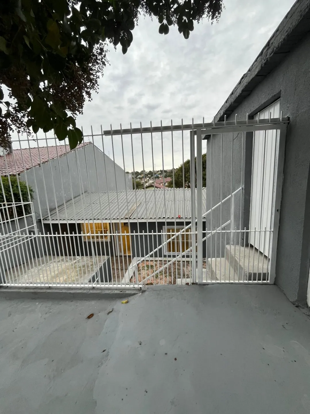 Imagem Casa totalmente reformada na Rua dos Açores em Viamão!