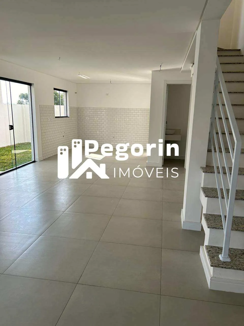 Imagem Sobrado à venda Bairro Alto Curitiba, com 3 quartos, sendo uma suíte, 127,00m²
