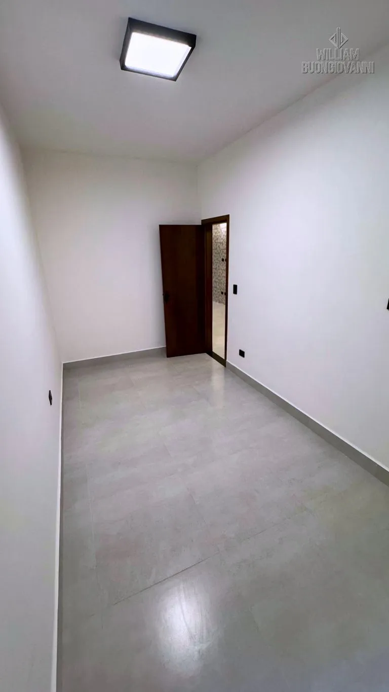 Imagem Casa Térrea 2 Dormitórios com Quintal - 57m²