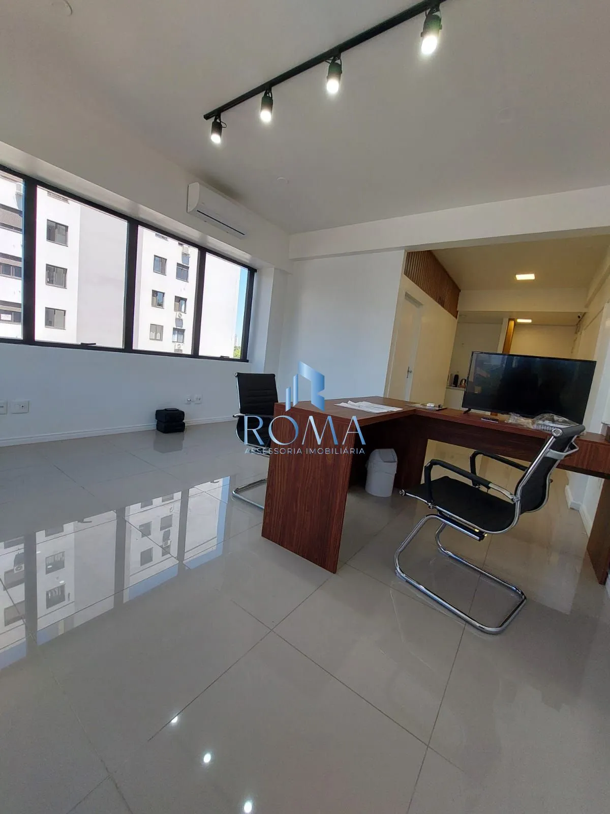 Imagem Sala Comercial 1 dormitórios à venda Nossa Senhora das Dores Santa Maria/RS