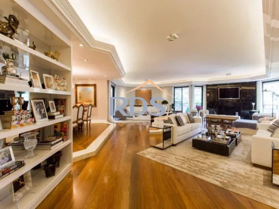 Imagem Vende lindo Apartamento de 640m² em Moema.