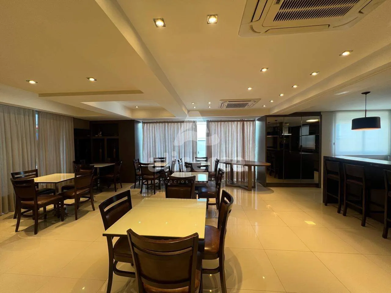 Imagem Apartamento à venda com 2 quartos 2 suítes, 80,29m² em Agronômica Florianópolis