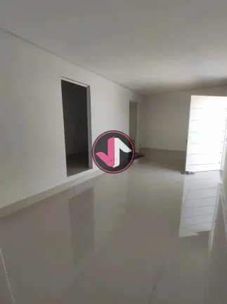 Imagem Casa no Bairro Santa Cruz 1 - cuiabá - MT Esta casa nova oferece um ambiente espaçoso e confortáv...
