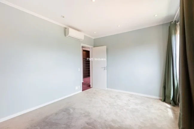 Imagem Imperdível apartamento à venda em Moema, São Paulo-SP: 3 quartos, 3 suítes, 2 salas, 4 vagas de garagem e 225m² de área!