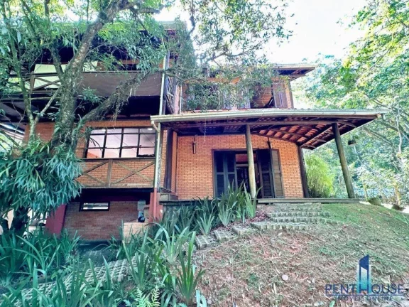 Imagem Casa para Venda em Balneário Camboriú, Praia do Estaleiro, 3 dormitórios, 1 suíte, 2 banheiros, 2 vagas