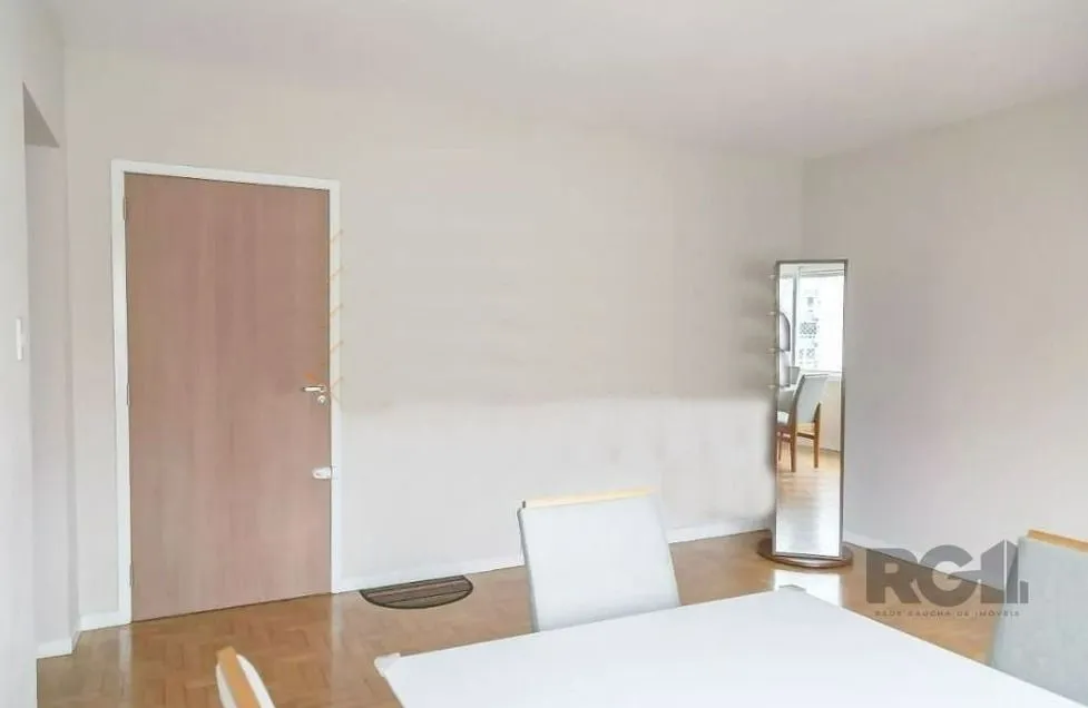 Imagem APARTAMENTO 3 DORMITÓRIOS COM GARAGEM NO BAIRRO FARROUPILHA EM PORTO ALEGRE