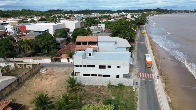 Imagem Tour Virtual 360: Vista Deslumbrante do Mar: Lote Exclusivo em um Bairro Comercial - Descubra Agora!