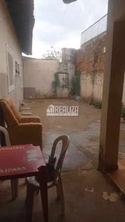 Imagem Casa à venda em Boa Vista, Uberaba - 3 dormitórios e suíte