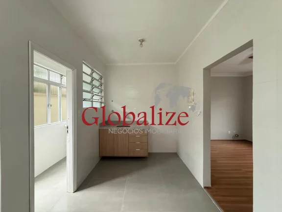 Imagem Apartamento com 70m², 2 dormitórios (1 suíte) à venda na Ponta da Praia por R$465.000,00.