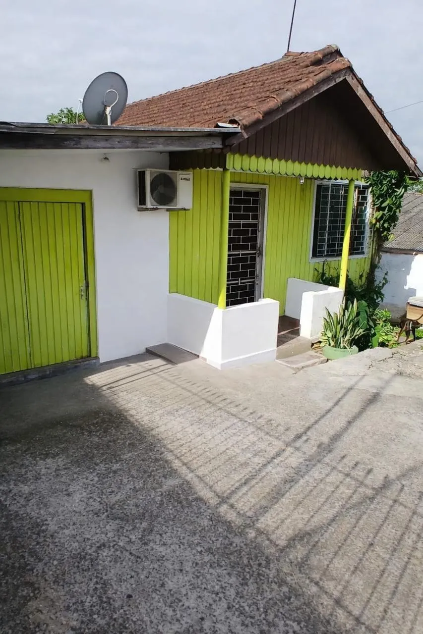 Imagem Terreno á venda no Jardim Krahe - Com duas casas no pátio!