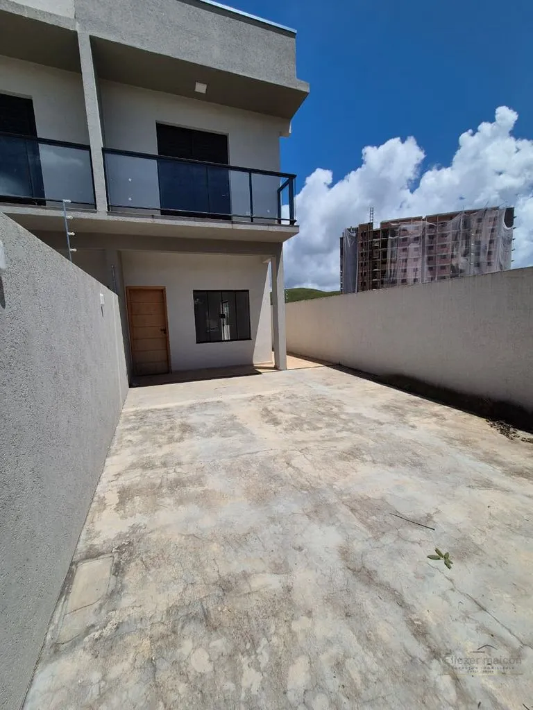 Imagem Sobrado à Venda com 2 suítes no bairro Jardim Florença, em Poços de Caldas - MG