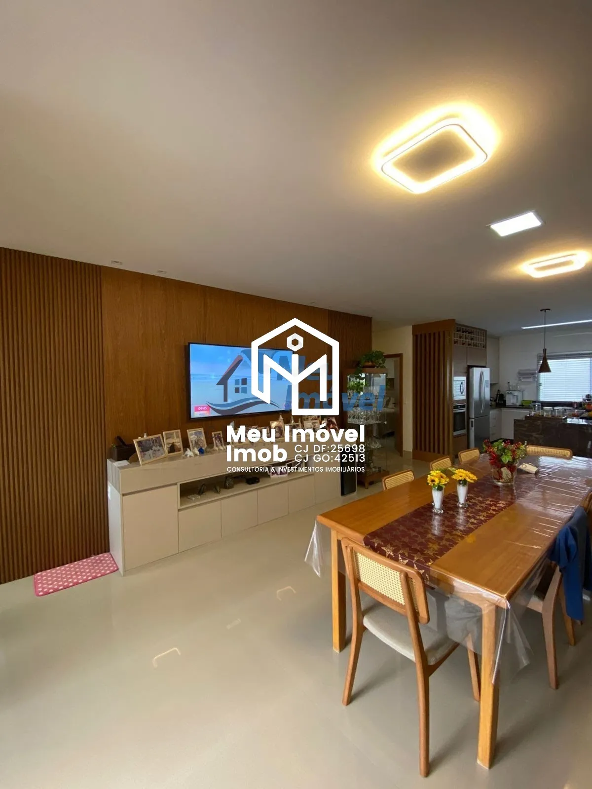 Imagem Casa 3 Quartos 2 Suítes 4 Vagas 800m² Gama/DF
