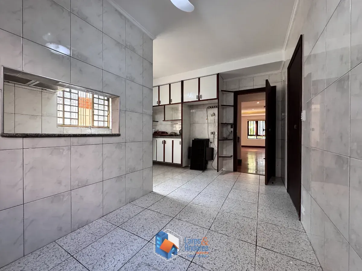 Imagem Casa de vila para venda em Planalto Paulista com 4 quartos, sendo 2 suítes, 330m²