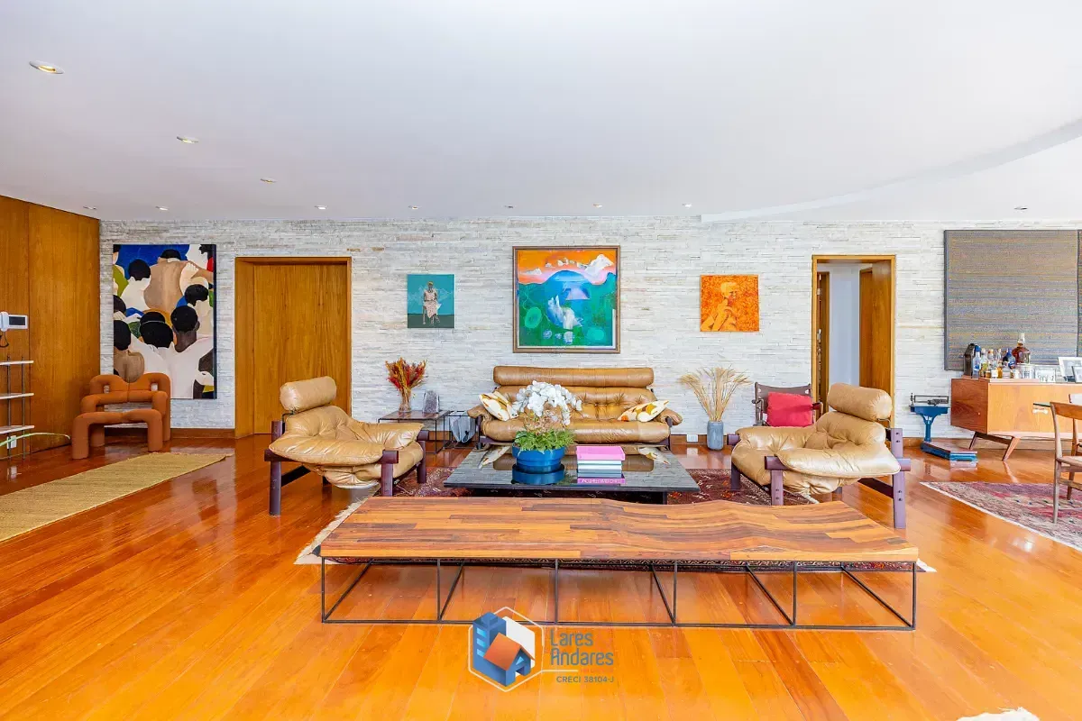 Imagem Sobrado para venda em Jardim Luzitânia com 4 quartos, sendo 3 suítes, 546m²