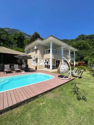 Imagem Casa de Luxo em Condomínio no Recreio dos Bandeirantes - 5 quartos, 5 suítes, 4 salas, 6 banheiros, 5 vagas de garagem - Rio de Janeiro-RJ.