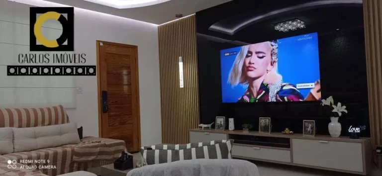 Imagem Maravilhosa casa sobreposta na ponta da praia à venda