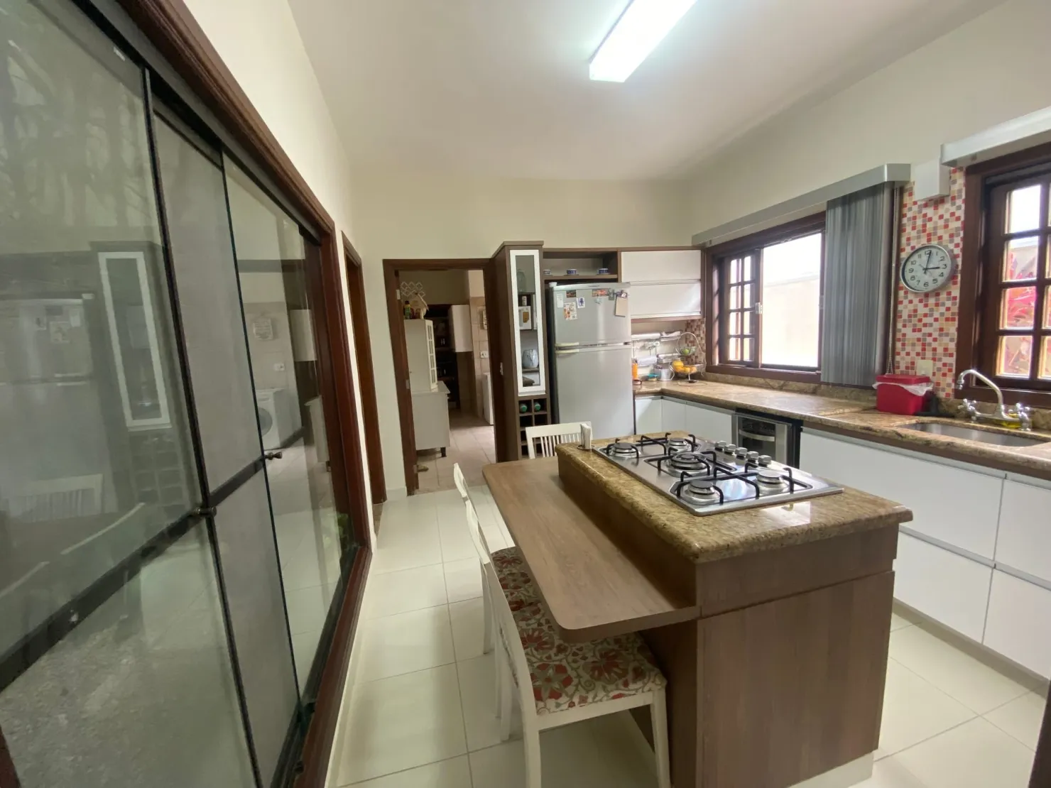 Imagem Casa à venda 3 Quartos, 1 Suite, 4 Vagas, 600M², Internacional Park, Guaratinguetá - SP