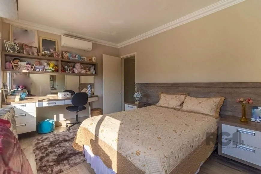 Imagem Casa 280m² - 3 dormitórios, 1 suíte, 2 vagas no bairro Jardim Itú