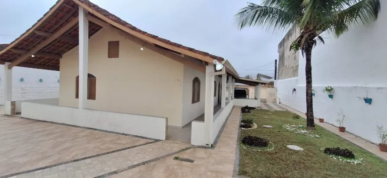 Imagem CASA TÉRREA EM 2 LOTES MAIS EDICULA