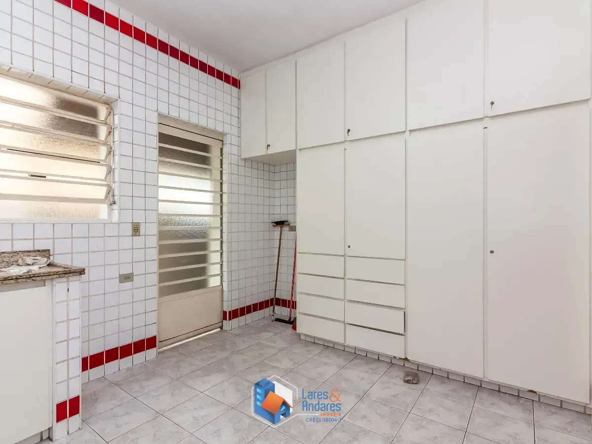 Imagem Casa para venda em Lapa com 3 quartos, sendo 1 suíte, 377m²