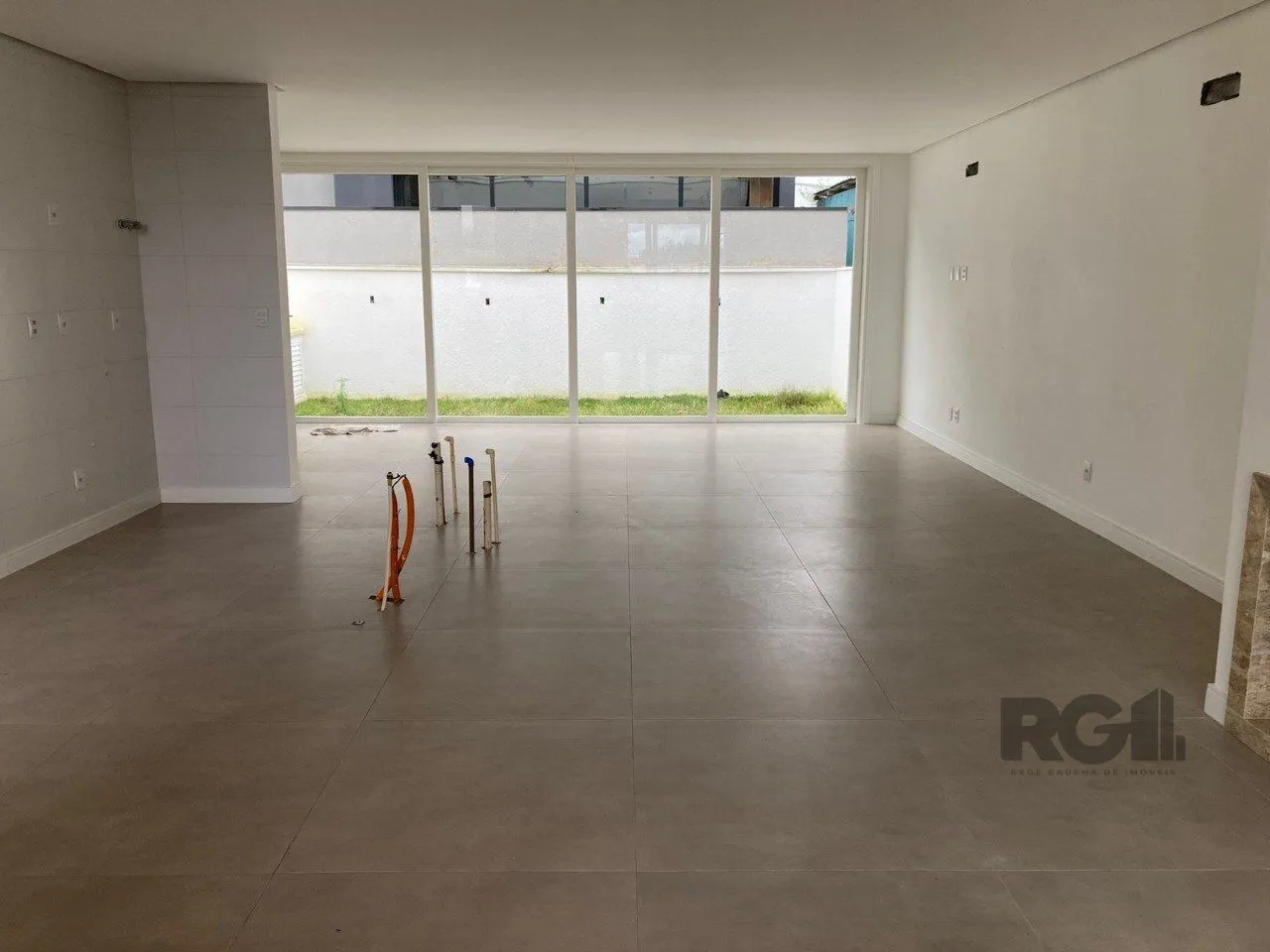 Imagem Casa 2 dormitórios, 1 suíte, 4 vagas, Bairro Central Park