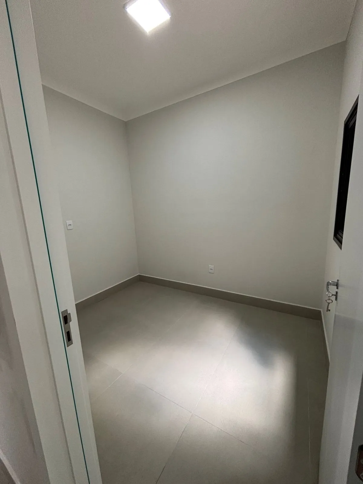 Imagem Casa Térrea no Condomínio Villagge Ipanama 1 - 3 Dormitórios, Suíte e Área Gourmet