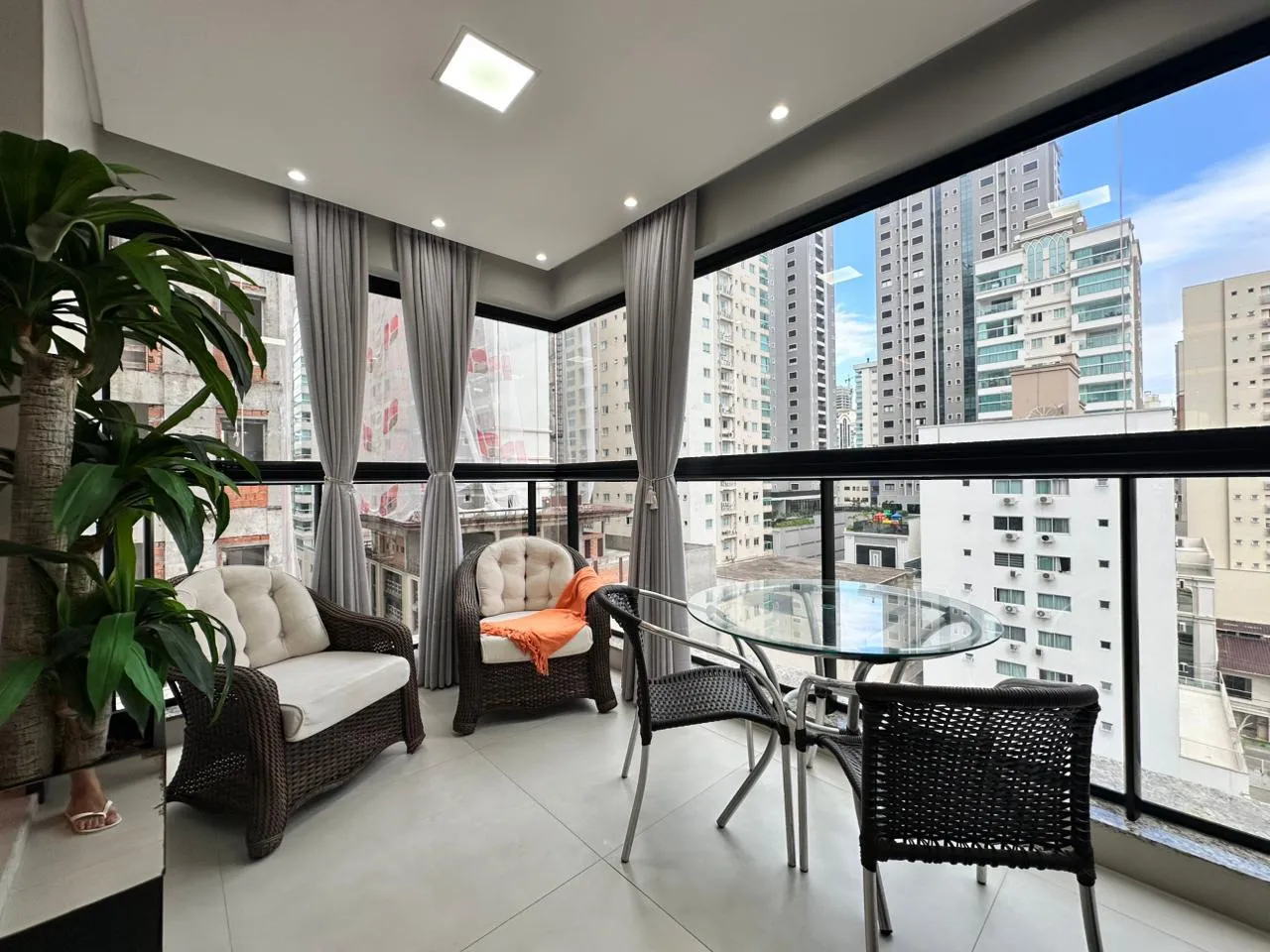 Imagem Apartamento à venda com 165m2 por R$ 2.800.000,00