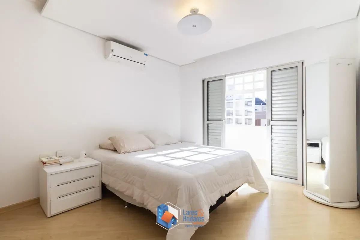 Imagem Sobrado para venda em Vila Madalena com 3 quartos, sendo 1 suíte, 168m²