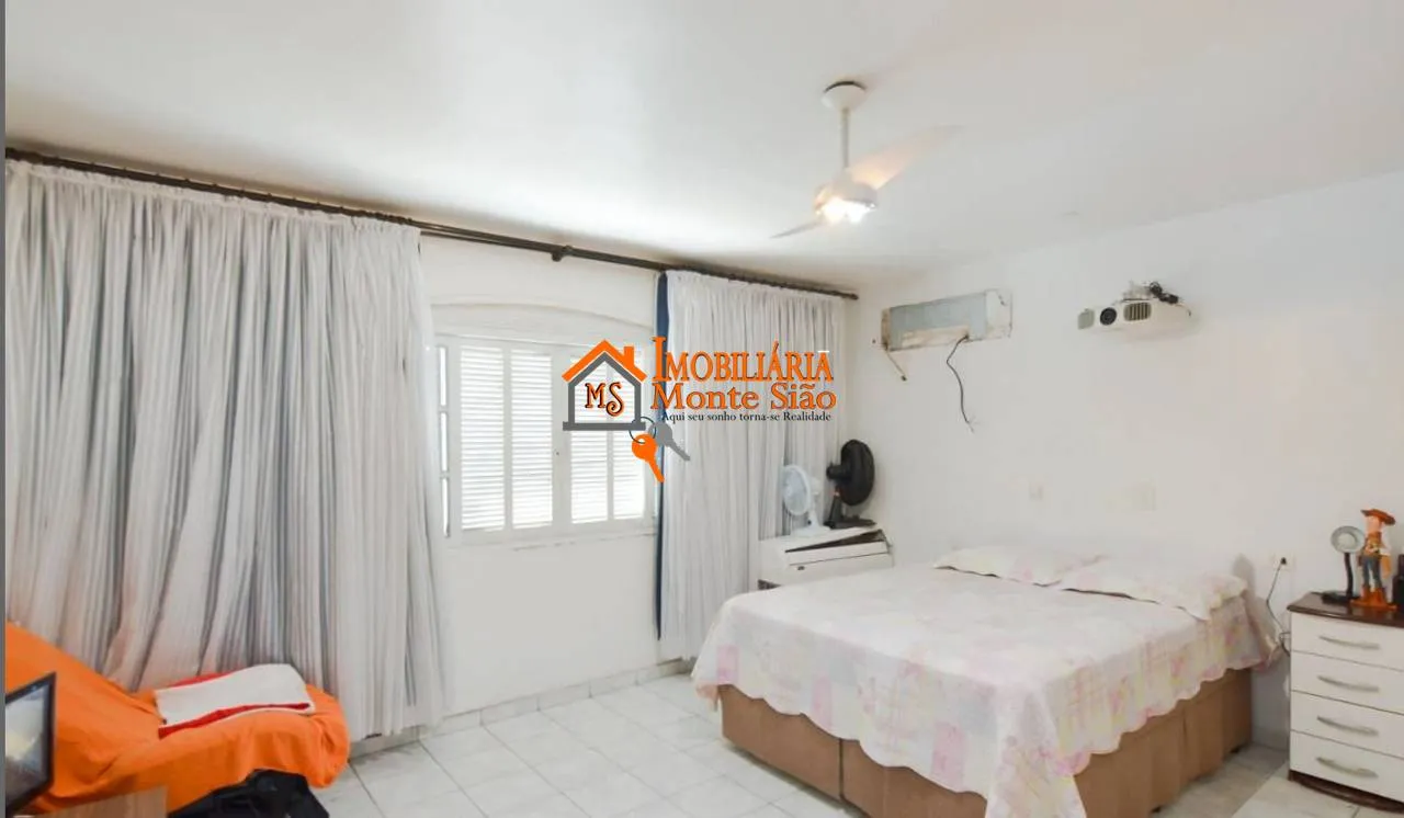 Imagem Sobrado com 3 dormitórios à venda, 266 m² por R$ 600.000 - Jardim Paraventi - Guarulhos/SP