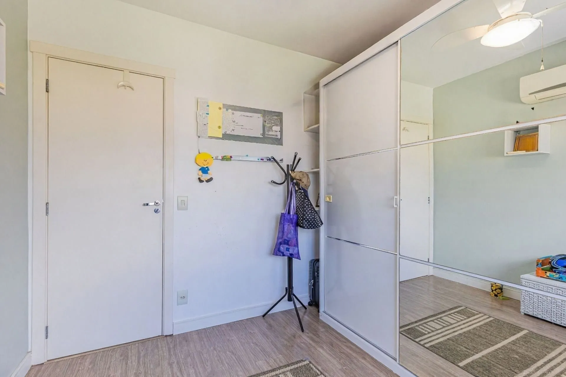 Imagem Vende-se apartamento com 2 quartos (1 suíte), 68m² e 1 vaga - Vila Ipiranga